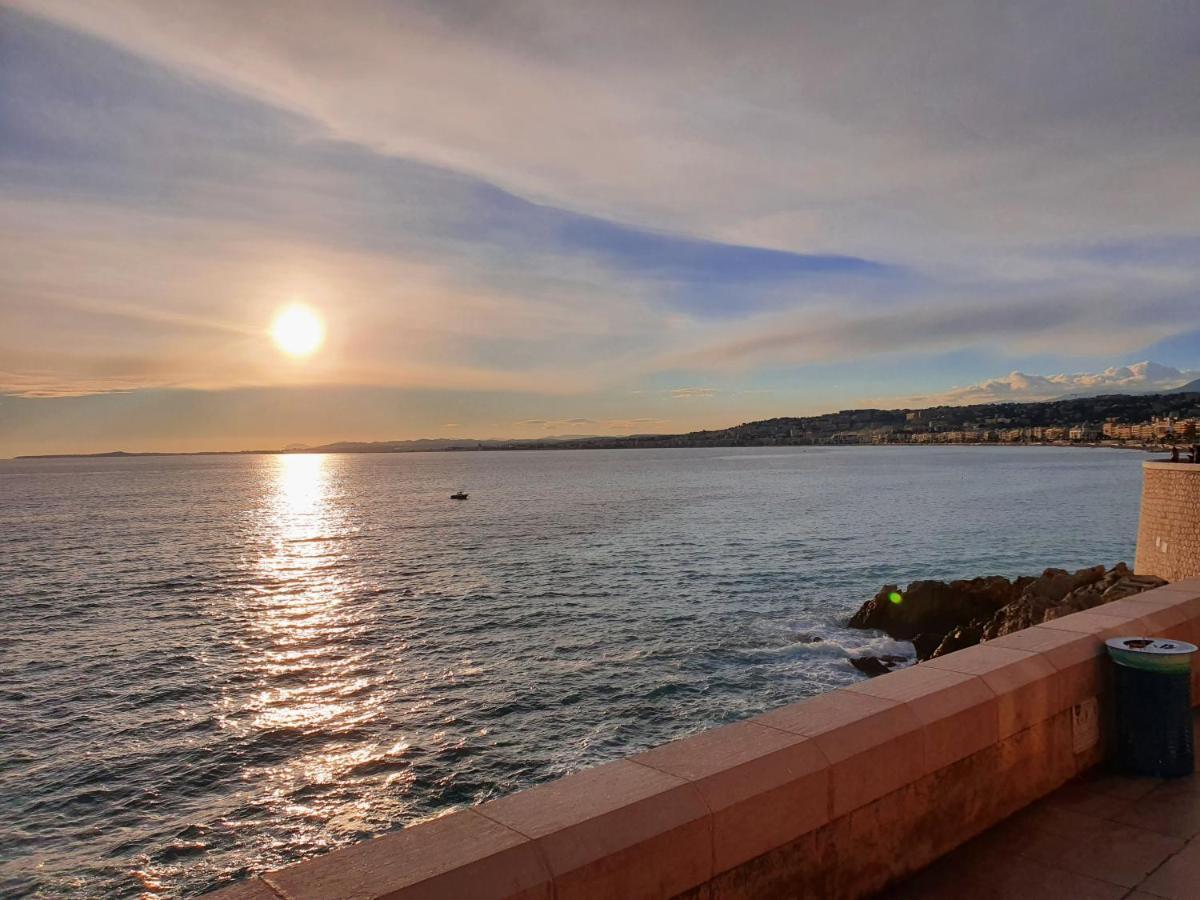 Belle Chambre Confortable Bed and Breakfast Νετάνια Εξωτερικό φωτογραφία