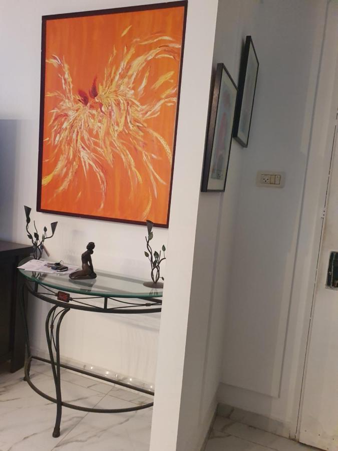 Belle Chambre Confortable Bed and Breakfast Νετάνια Εξωτερικό φωτογραφία