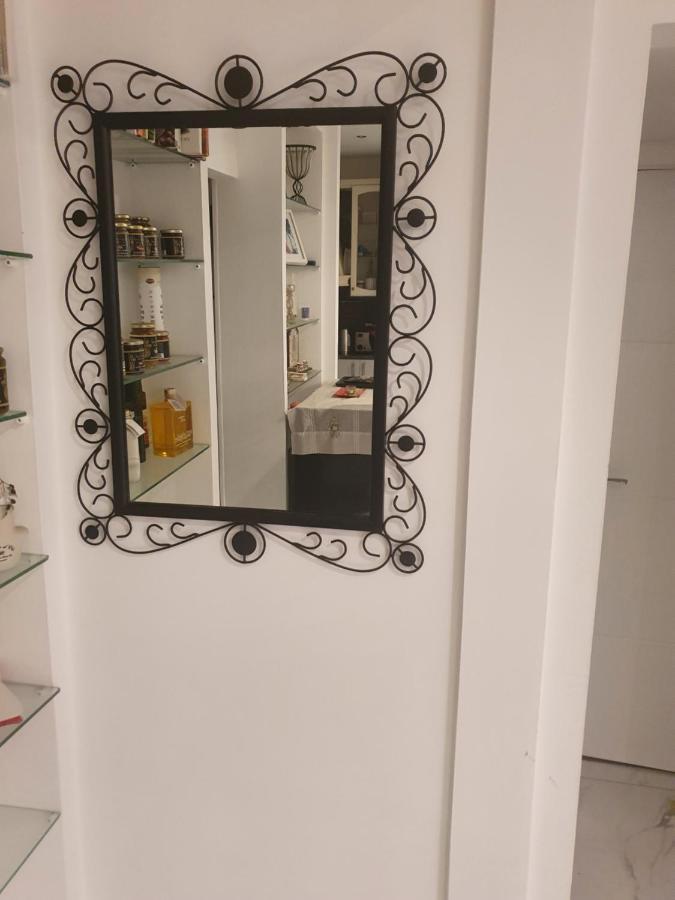 Belle Chambre Confortable Bed and Breakfast Νετάνια Εξωτερικό φωτογραφία