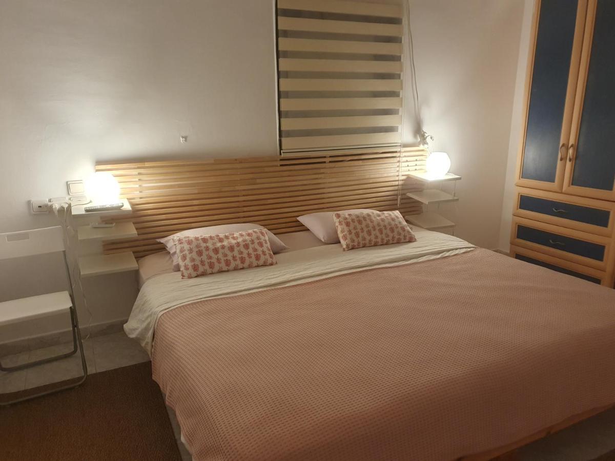 Belle Chambre Confortable Bed and Breakfast Νετάνια Εξωτερικό φωτογραφία