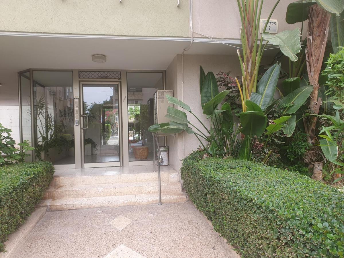 Belle Chambre Confortable Bed and Breakfast Νετάνια Εξωτερικό φωτογραφία